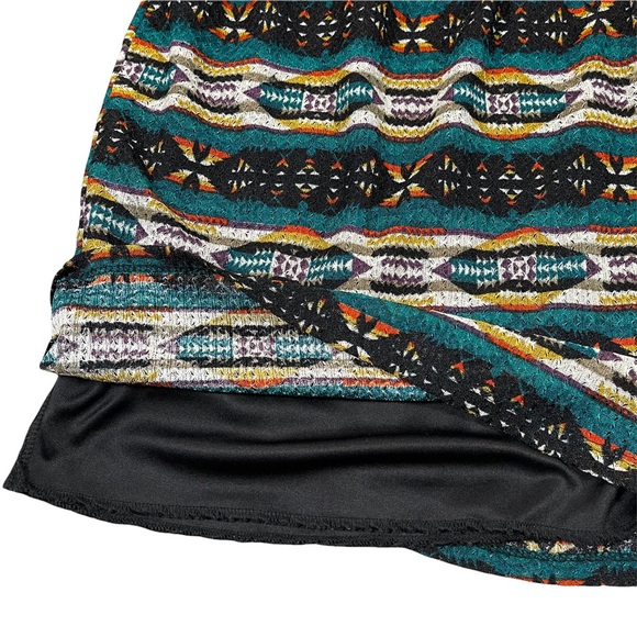 Catch My I size medium tribal design mini skirt elastic waist & attached slip - Picture 2 of 7